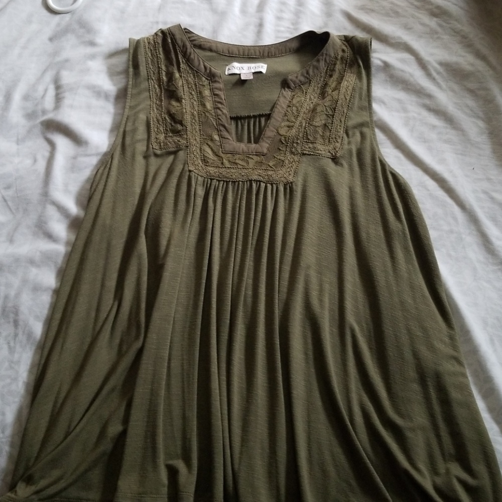 Knox Rose Flowy Tank Top